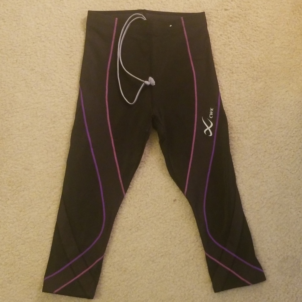 CW-X compression cropped leggings